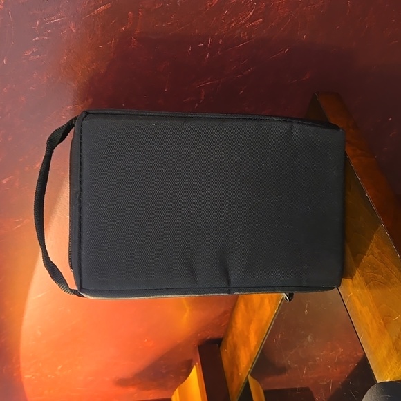 Case Logic Vintage CD Holder - Picture 3 of 10